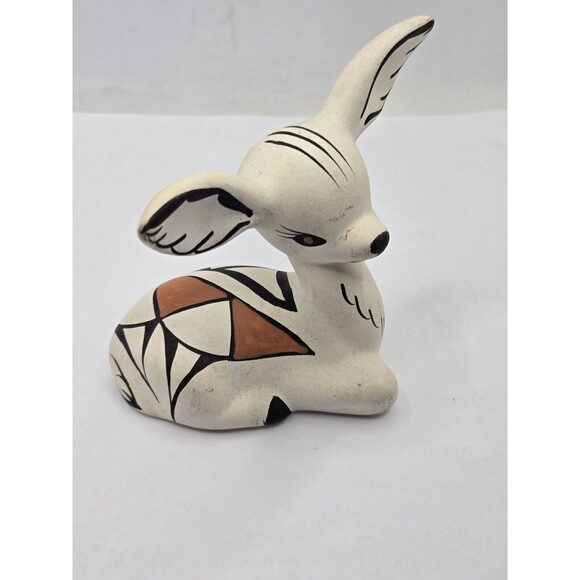 S. Zuni Isleta Pueblo New Mexico Fawn Deer Figurine 4" Tall - Picture 3 of 10